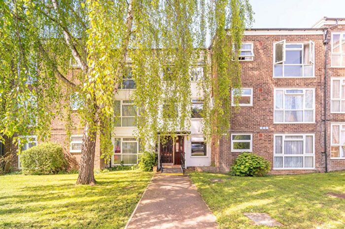 1 Bedroom Flat To Rent In Brunswick Road, Sutton, SM1