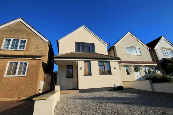 3 Bedroom Detached House To Rent In Bourneside Road, Addlestone, Surrey, KT15