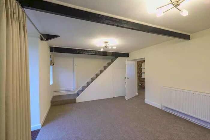 3 Bedroom Semi-Detached House To Rent In Ashton Hill Farm Cottages, Weston Road, BS8