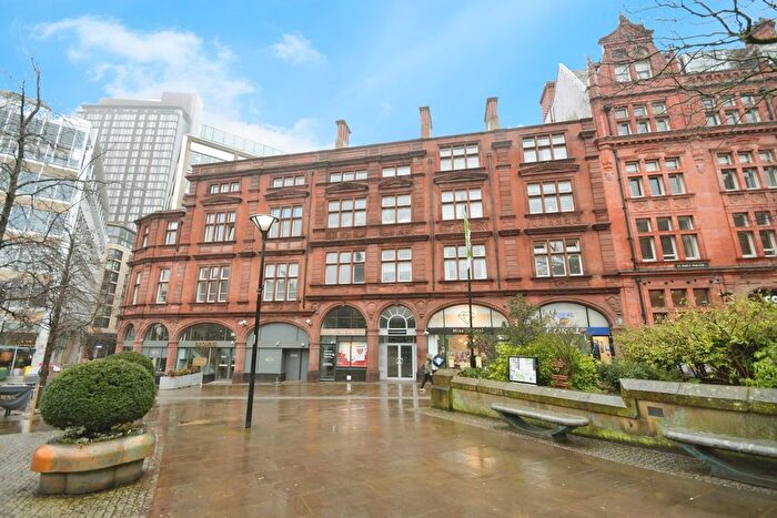 2 Bedroom Flat For Sale In St. Pauls Parade, Sheffield, South Yorkshire, S1