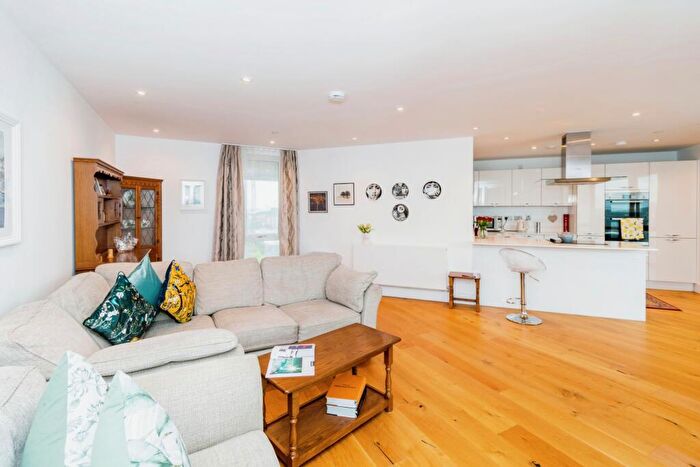 2 Bedroom Flat For Sale In Maritime Walk, Ocean Village, Southampton, Hampshire, SO14