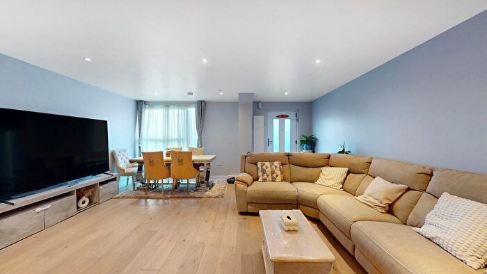 2 Bedroom Flat For Sale In Field End Road, Ruislip, HA4