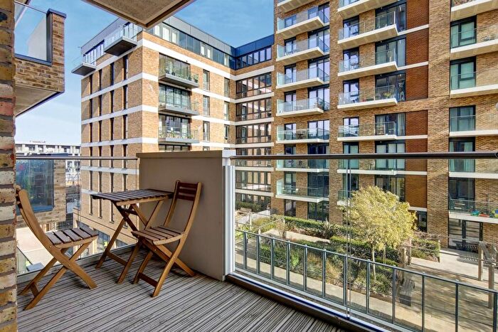 Studio For Sale In Naval House, Woolwich, London, SE18