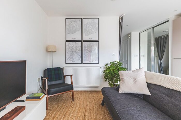 1 Bedroom Flat To Rent In Dalston Lane, London, E8