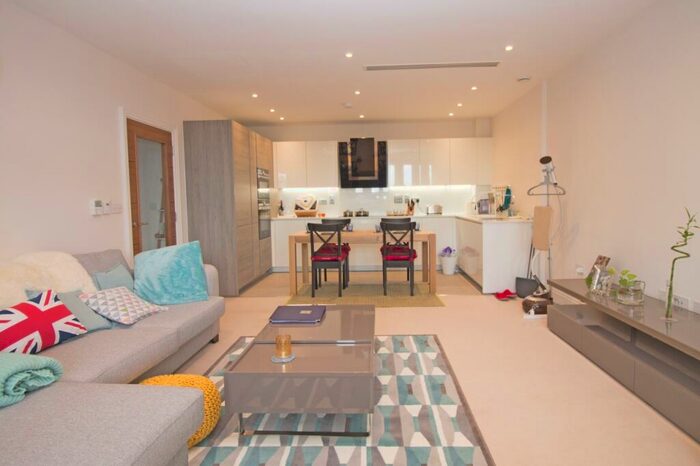 3 Bedroom Apartment To Rent In Hurley Court, Imperial Square, North Finchley, N12