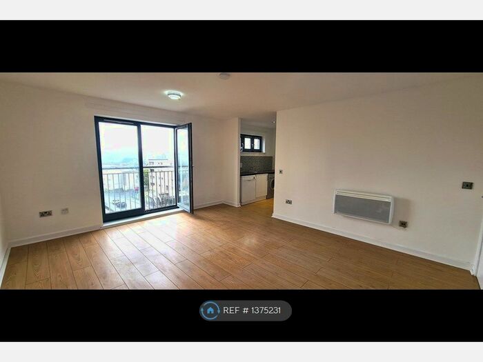 2 Bedroom Flat To Rent In Bank Street, Cambuslang, Glasgow, G72