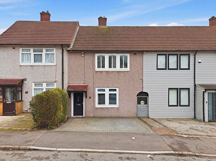 2 Bedroom Terraced House For Sale In Holt Way, Chigwell, IG7