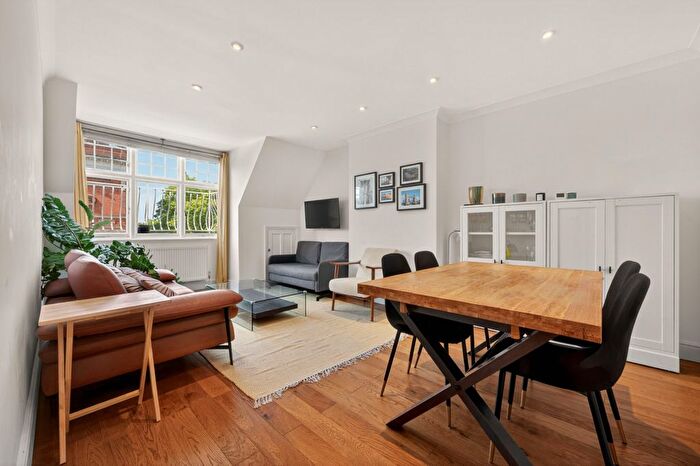 2 Bedroom Flat For Sale In Haverstock Hill, Belsize Park, NW3