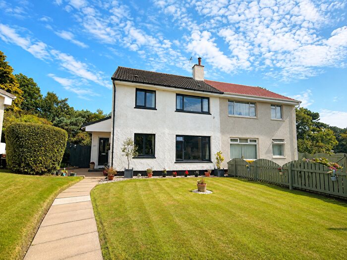 4 Bedroom Semi-Detached House For Sale In Glen Grove, Glasgow, G75