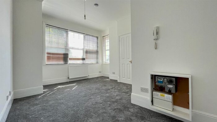 1 Bedroom Flat To Rent In Stanley Road, Sutton, SM2
