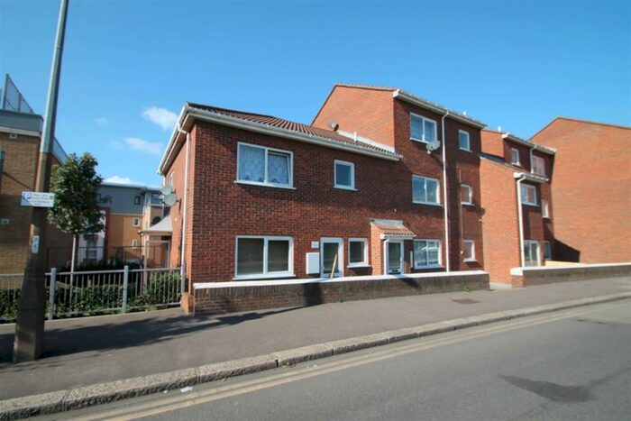 1 Bedroom Flat To Rent In Bridge Court, Bridge Road, Grays, Essex, RM17