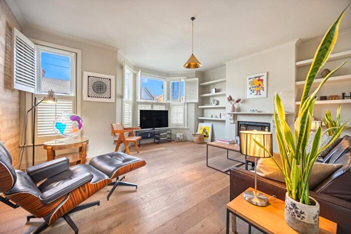 2 Bedroom Apartment To Rent In Dagmar Gardens, Kensal Rise, NW10