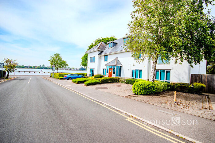 3 Bedroom Penthouse For Sale In Twemlow Avenue, Poole, BH14