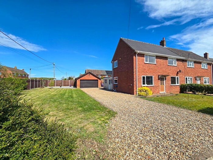 3 Bedroom Semi-Detached House For Sale In Hingham Road, Great Ellingham, NR17