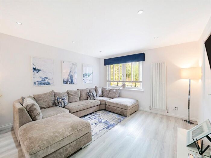 3 Bedroom End Of Terrace House For Sale In Ardmaleish Crescent, Glasgow, Glasgow City, G45