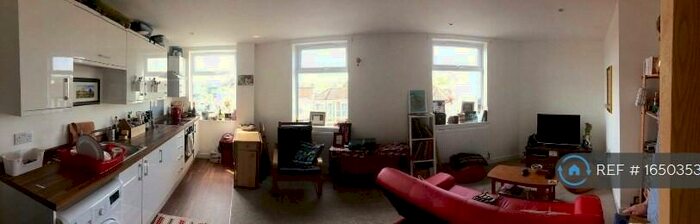 2 Bedroom Flat To Rent In Fishponds Road, Eastville, Bristol, BS5