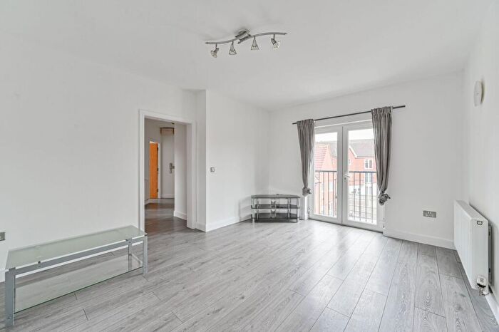 2 Bedroom Flat For Sale In Allenby Road, Thamesmead, London, SE28
