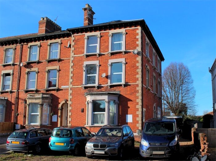 2 Bedroom Flat To Rent In Cheddon Road, Taunton, TA2