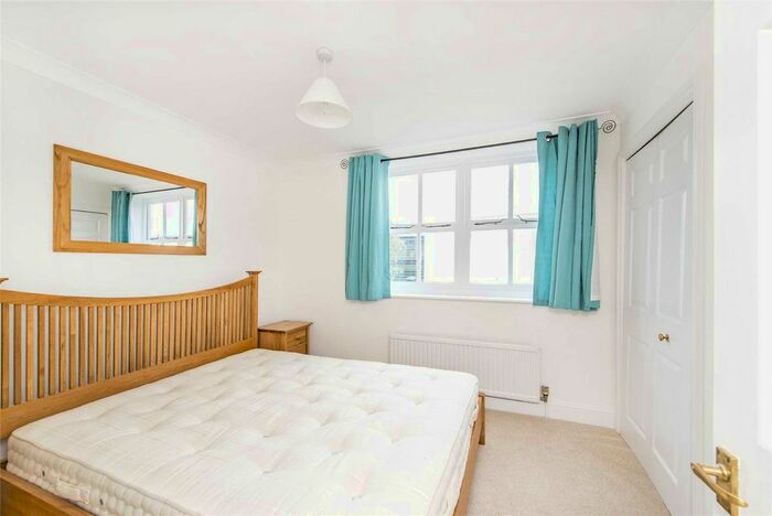 1 Bedroom Flat To Rent In Waldo Close, Elms Road, London, SW4