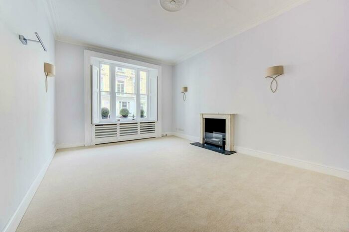 2 Bedroom Flat To Rent In Harcourt Terrace, Chelsea, London, SW10