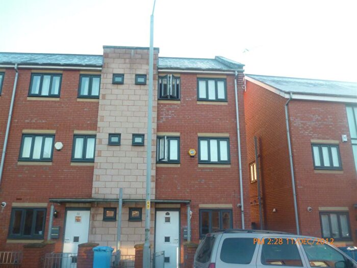 4 Bedroom Town House To Rent In Reilly Street, Hulme, Manchester, M15