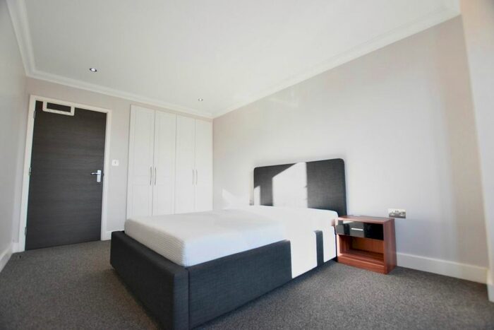 1 Bedroom Flat To Rent In Ravenings Parade, Goodmayes Road, Goodmayes, Ilford IG3