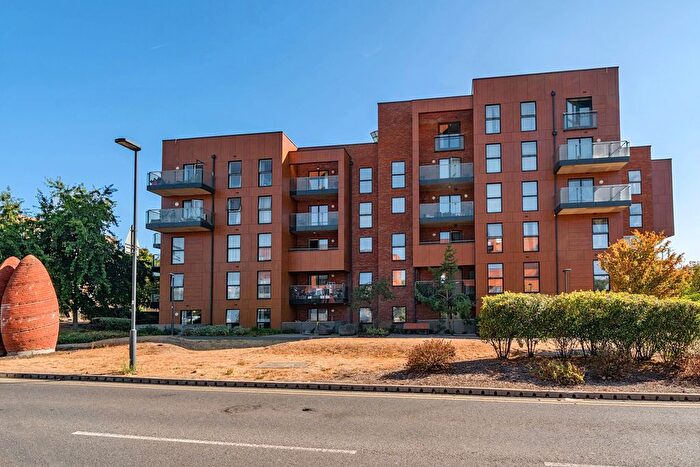 2 Bedroom Flat For Sale In Callender Road, Erith, DA8