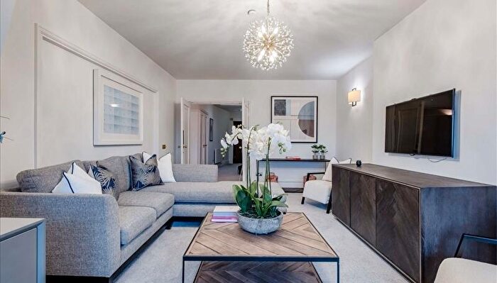 4 Bedroom Apartment To Rent In Park Road London, NW8
