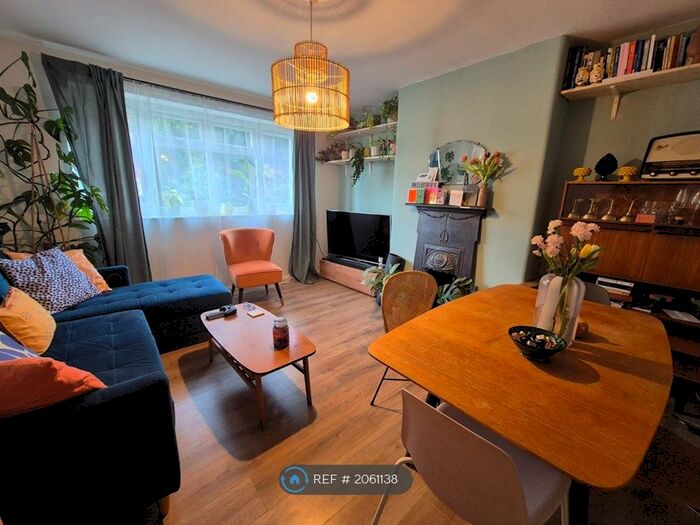 2 Bedroom Flat To Rent In Manchester, Manchester, M20