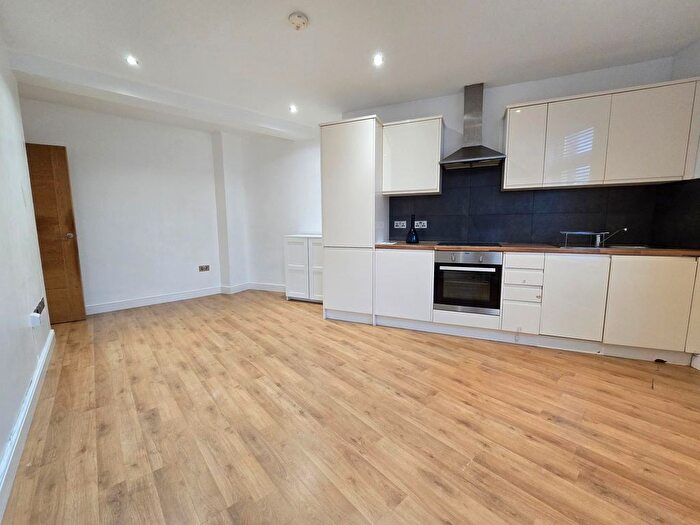 2 Bedroom Flat To Rent In High Street North, London, E6