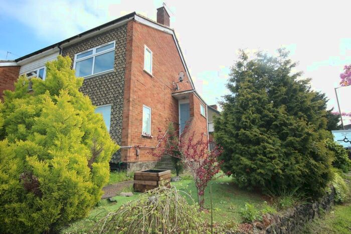 2 Bedroom Maisonette To Rent In Hale Lane, Edgware, HA8