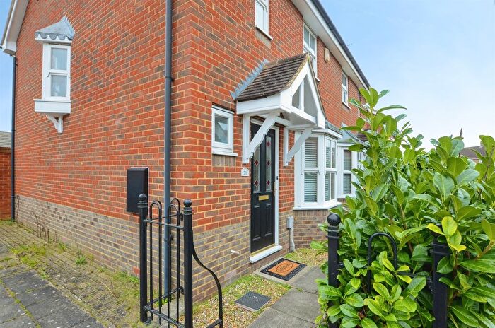 2 Bedroom Semi Detached House For Sale In Horton Close, Aylesbury, HP19