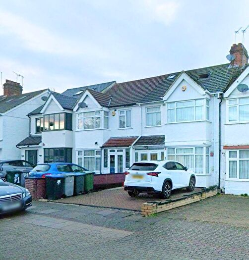 Studio To Rent In Meadowbank Road, London, NW9