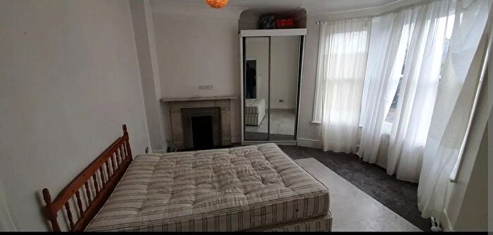 1 Bedroom Flat To Rent In Breakspears Road, Brockley (Zo), London, SE4