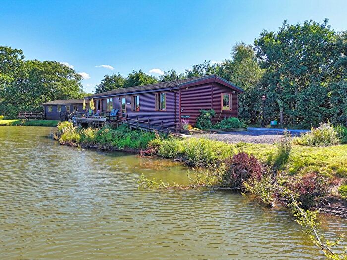 3 Bedroom Mobile/park Home For Sale In Hatherleigh Road, Winkleigh, EX19