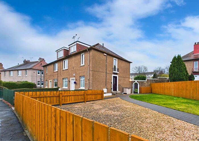 3 Bedroom Flat For Sale In Parkhead Crescent, Edinburgh, EH11