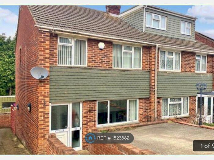 3 Bedroom Semi-Detached House To Rent In Crowther Close, Southampton, SO19