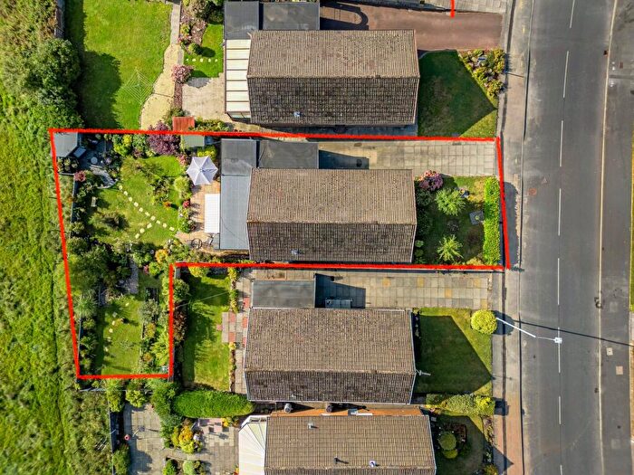 3 Bedroom Detached Bungalow For Sale In Thornham Drive, Bolton, BL1
