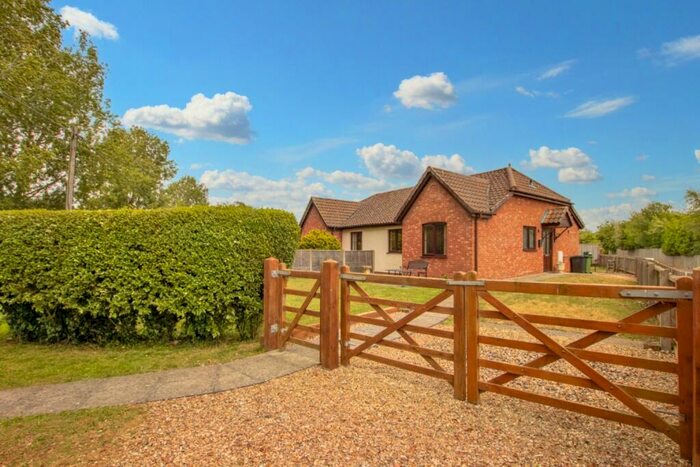 2 Bedroom Semi-Detached Bungalow For Sale In Common View, Snettisham, PE31