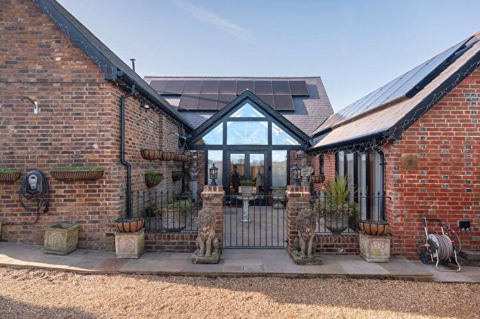 4 Bedroom Barn Conversion For Sale In Fulfords Hill, Itchingfield, RH13