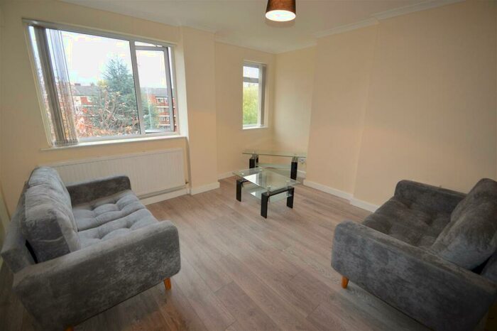 2 Bedroom Flat To Rent In Melmerby Court, Eccles New Road, Salford, Manchester, M5