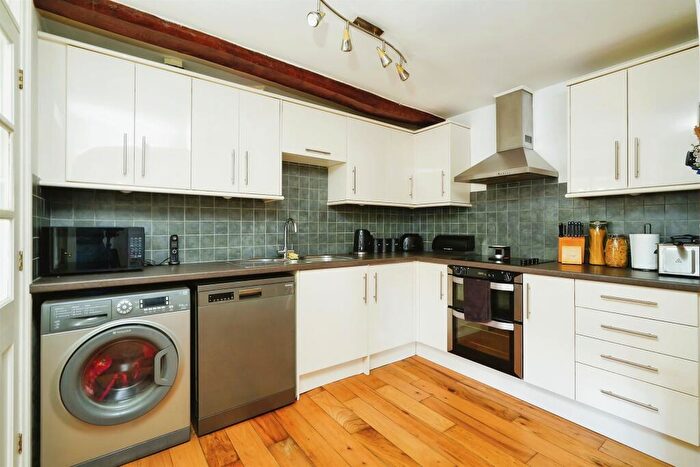 2 Bedroom Barn Conversion For Sale In Priory Lane, Bicester, OX26