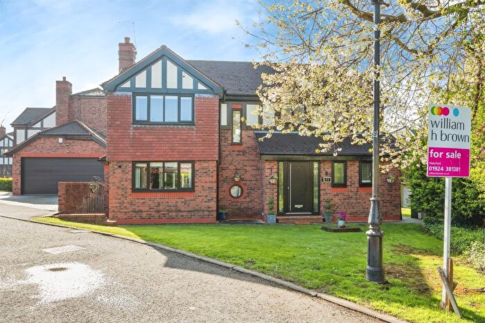 4 Bedroom Detached House For Sale In Tudor Lawns, Carr Gate, Wakefield, WF2