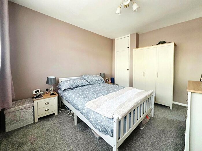 3 Bedroom End Of Terrace House For Sale In Fens Way, Swanley, Kent, BR8