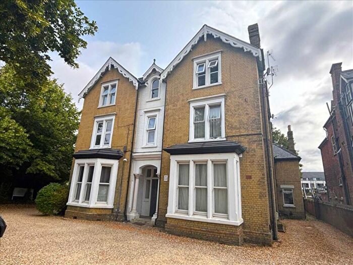 1 Bedroom Apartment For Sale In Ashburnham Road, Bedford, MK40