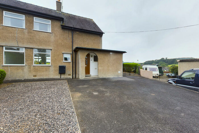 3 Bedroom Semi-Detached House To Rent In Firs Close, Milnthorpe, LA7