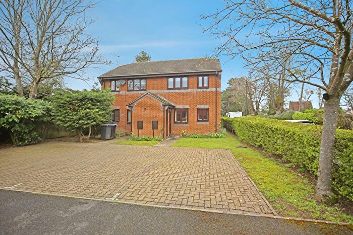 1 Bedroom Flat For Sale In Paddock Lane, Stratford-Upon-Avon, Warwickshire, CV37