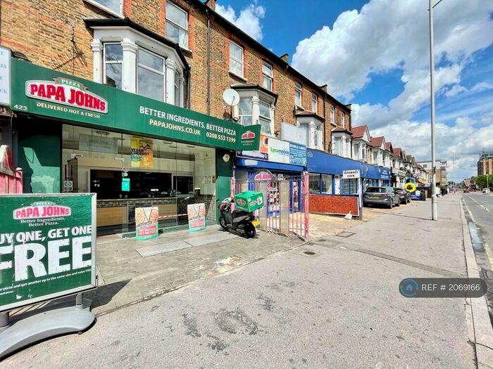3 Bedroom Flat To Rent In High Road, Ilford, IG1