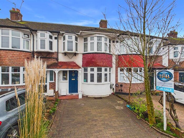 3 Bedroom Terraced House For Sale In Rydens Grove, Walton-On-Thames, KT12