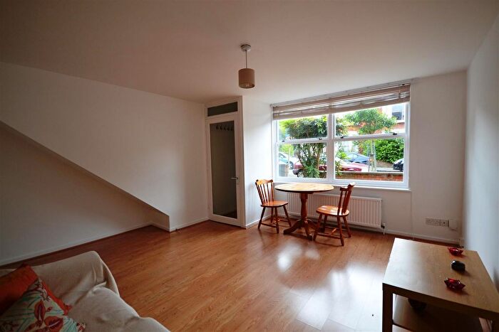 1 Bedroom Flat To Rent In Tivoli Road, Crouch End, London, N8